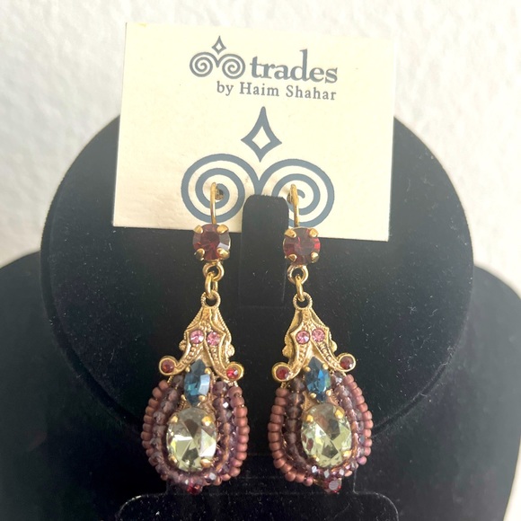 NWT Gorgeous earrings - Picture 1 of 8